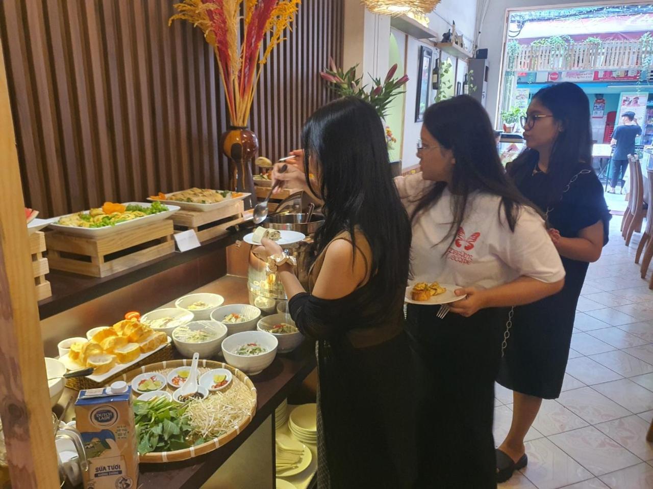 Na Nue Hotel مدينة هوشي منه المظهر الخارجي الصورة